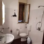 Ai Monachelli Oda ve Kahvaltı